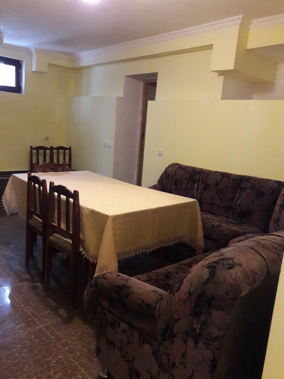 Guest House Adelina Mestia Bagian luar foto