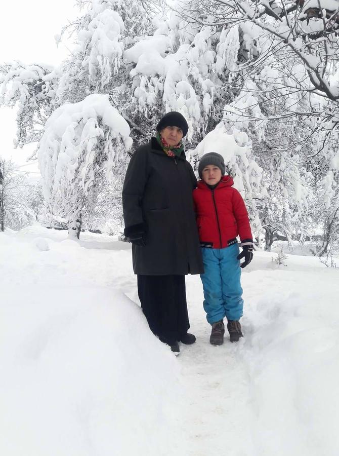 Guest House Adelina Mestia Bagian luar foto