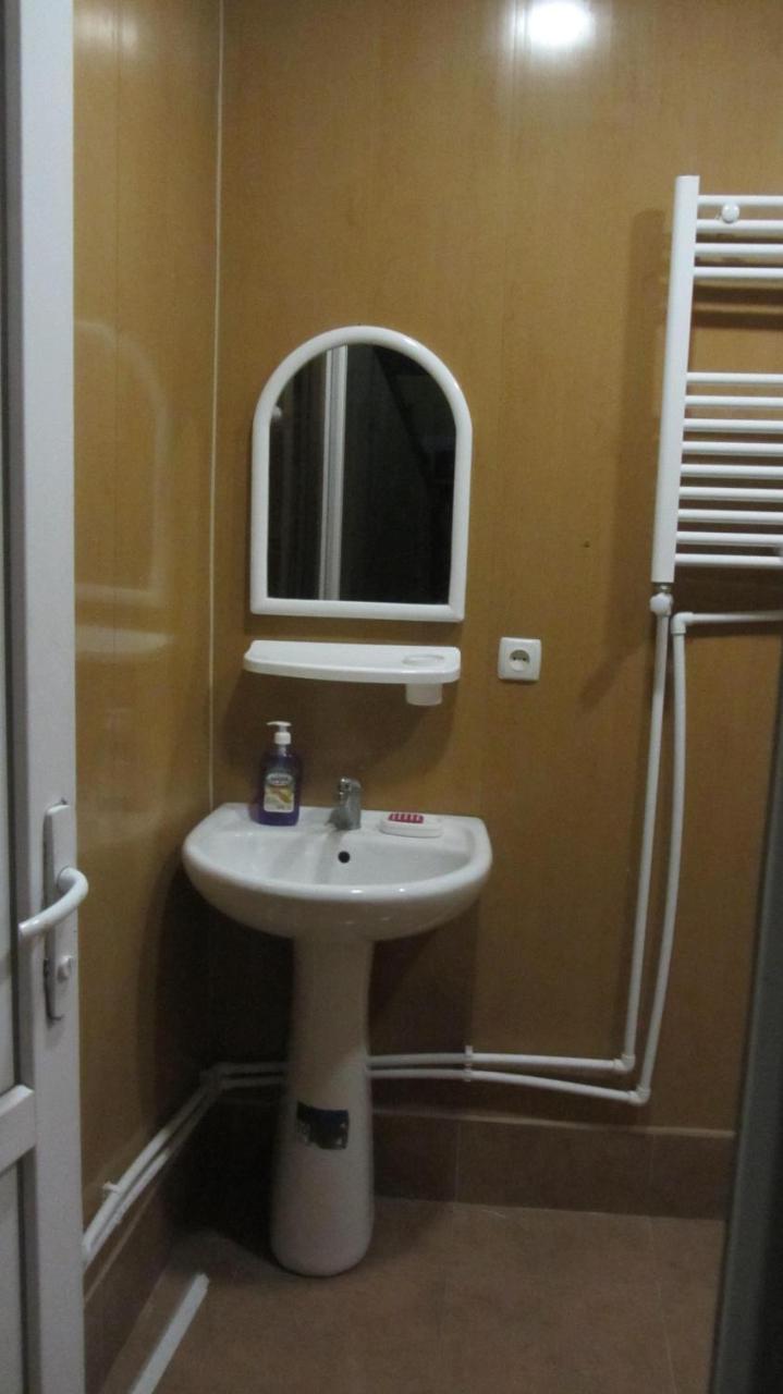 Guest House Adelina Mestia Bagian luar foto