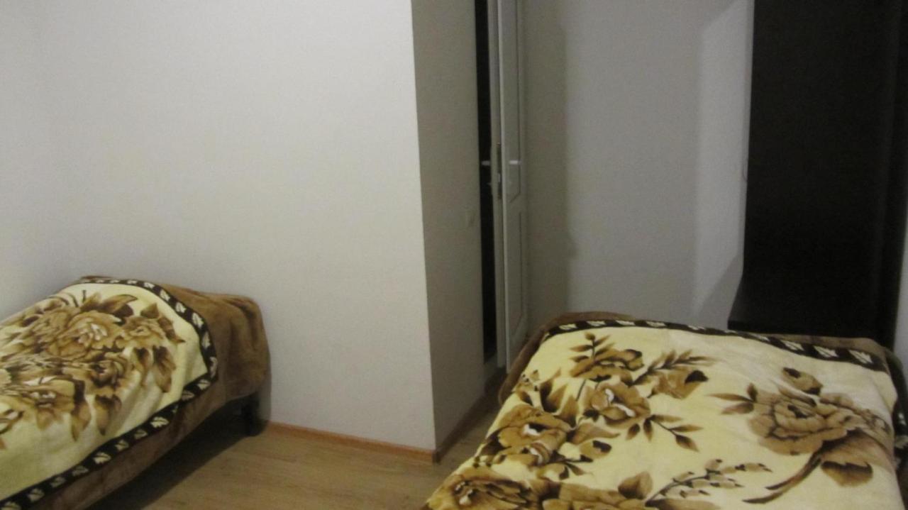 Guest House Adelina Mestia Bagian luar foto