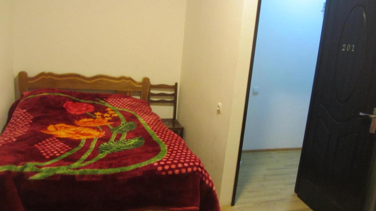 Guest House Adelina Mestia Bagian luar foto