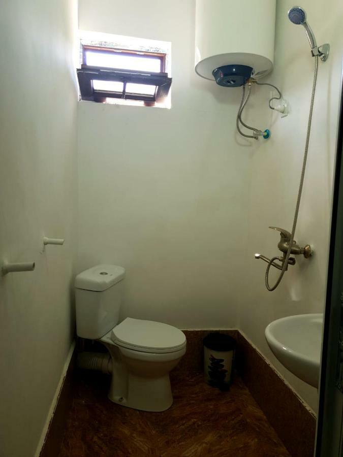 Guest House Adelina Mestia Bagian luar foto