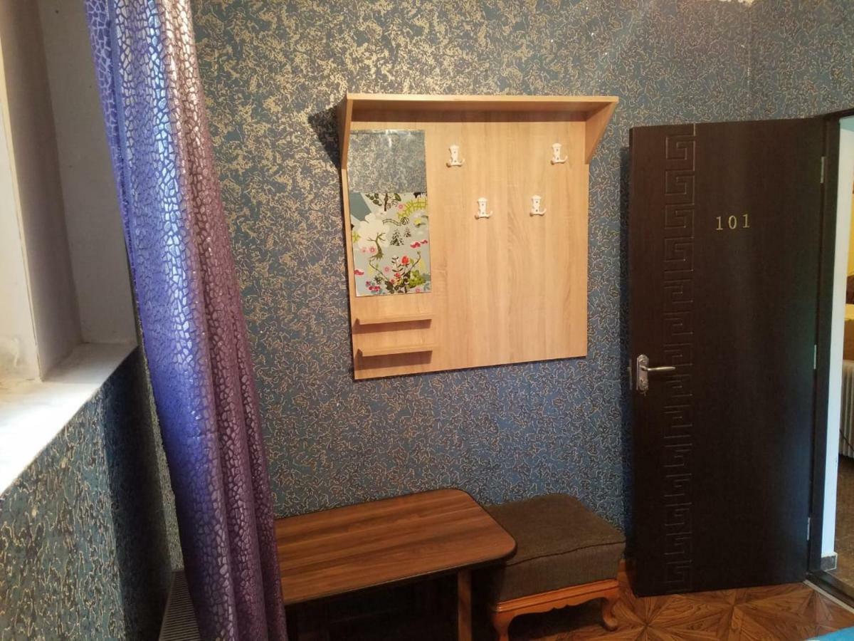 Guest House Adelina Mestia Bagian luar foto
