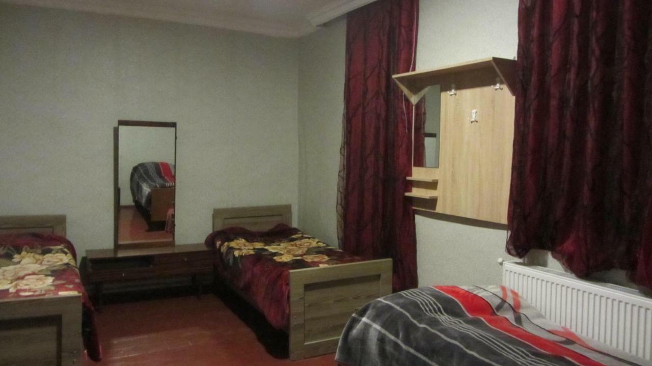 Guest House Adelina Mestia Bagian luar foto