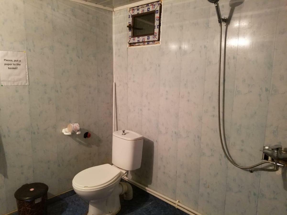 Guest House Adelina Mestia Bagian luar foto