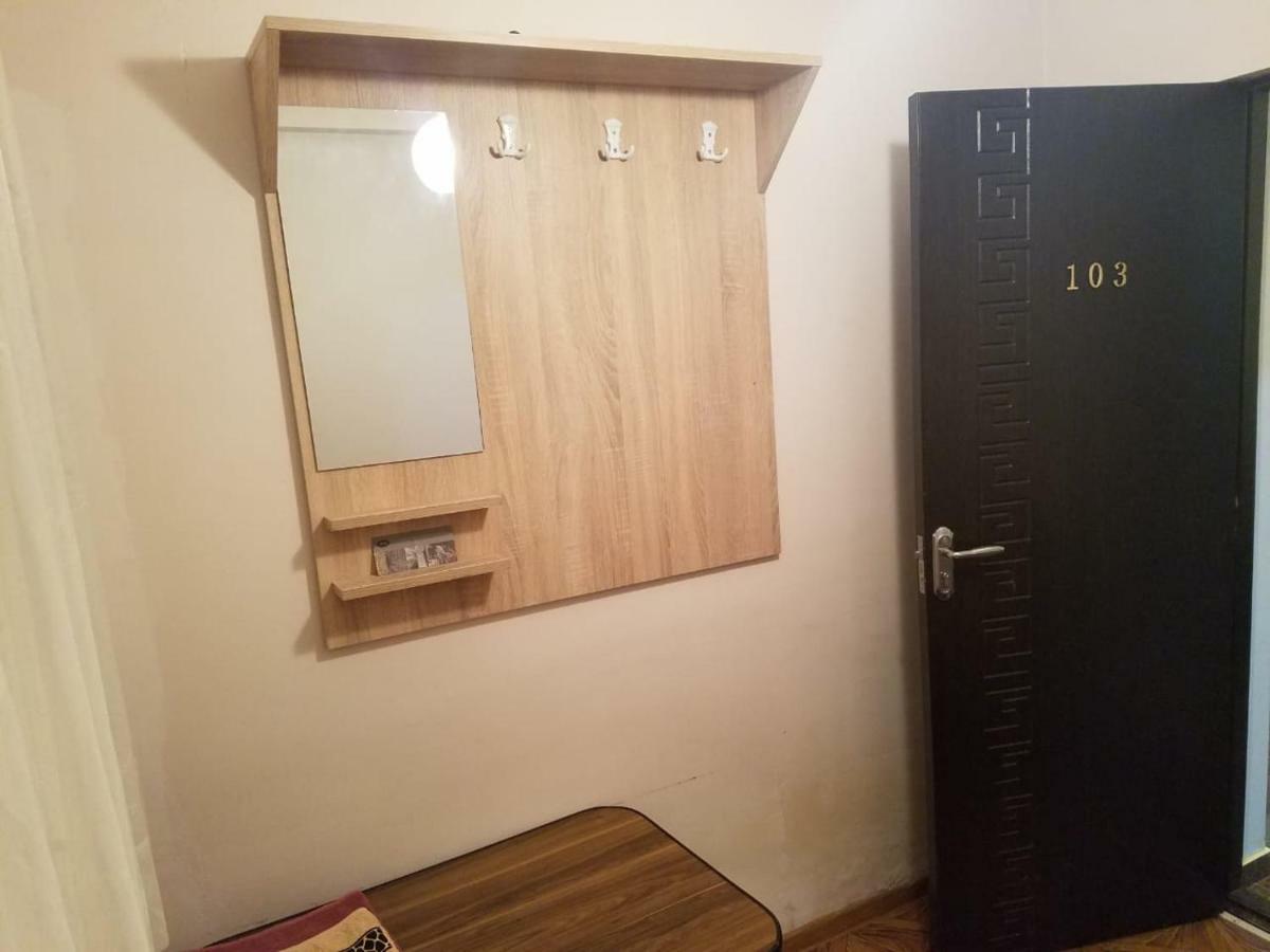 Guest House Adelina Mestia Bagian luar foto