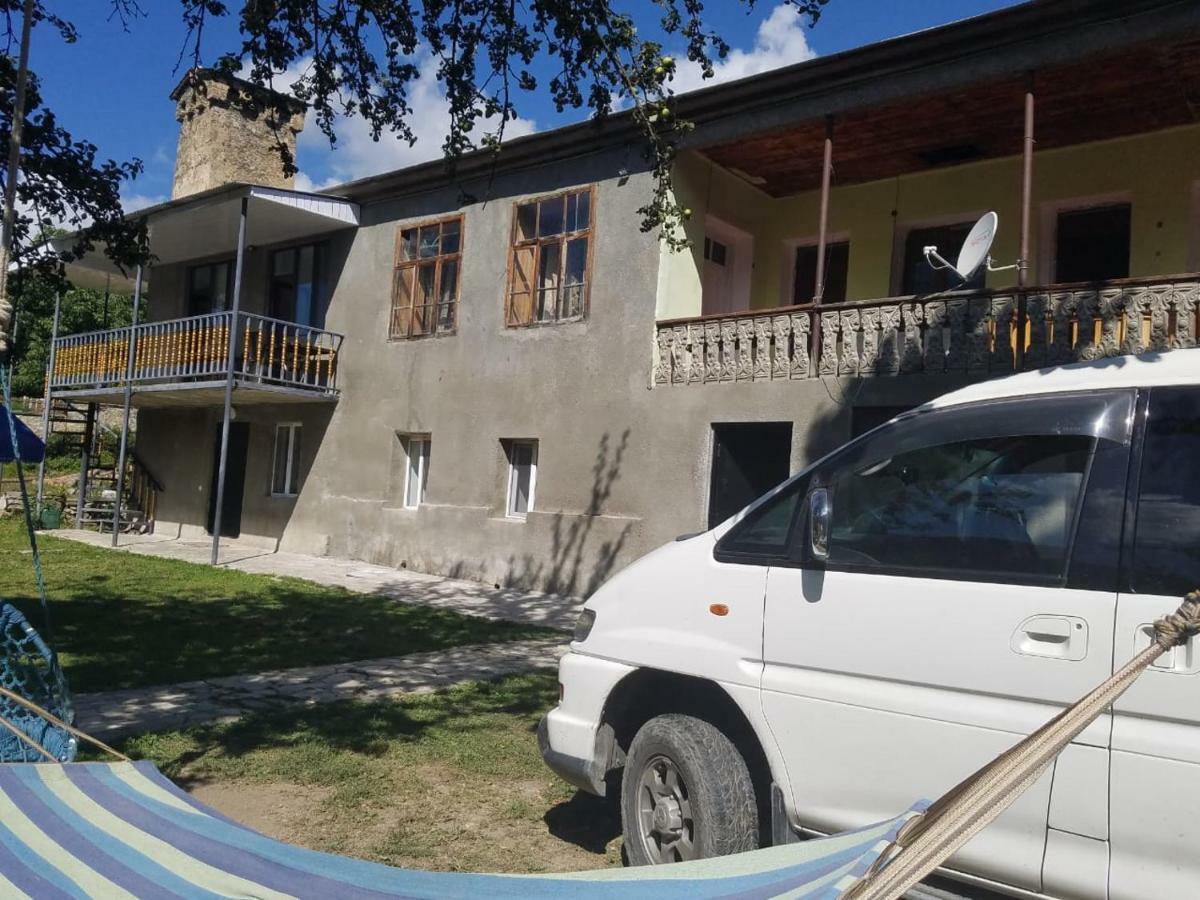 Guest House Adelina Mestia Bagian luar foto
